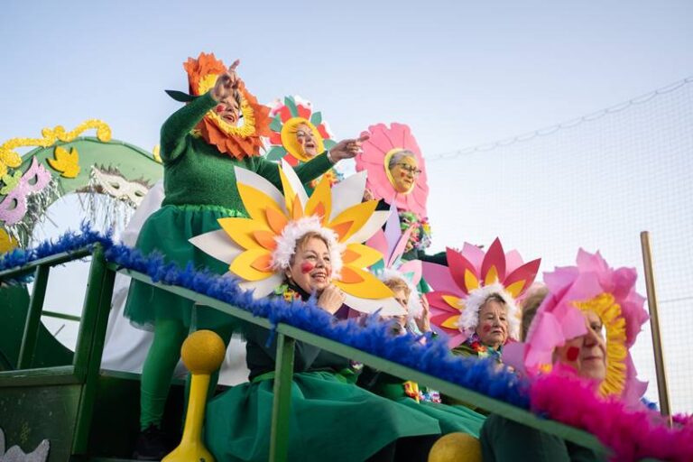 Huércal celebra un multitudinario Carnaval repartido en dos días