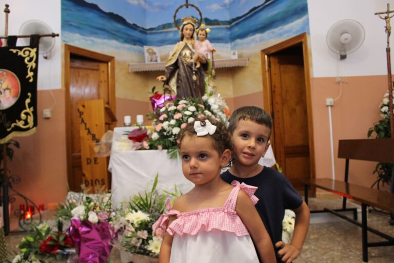 El Potro ‘pone guapa’ a la Virgen del Carmen para sus fiestas